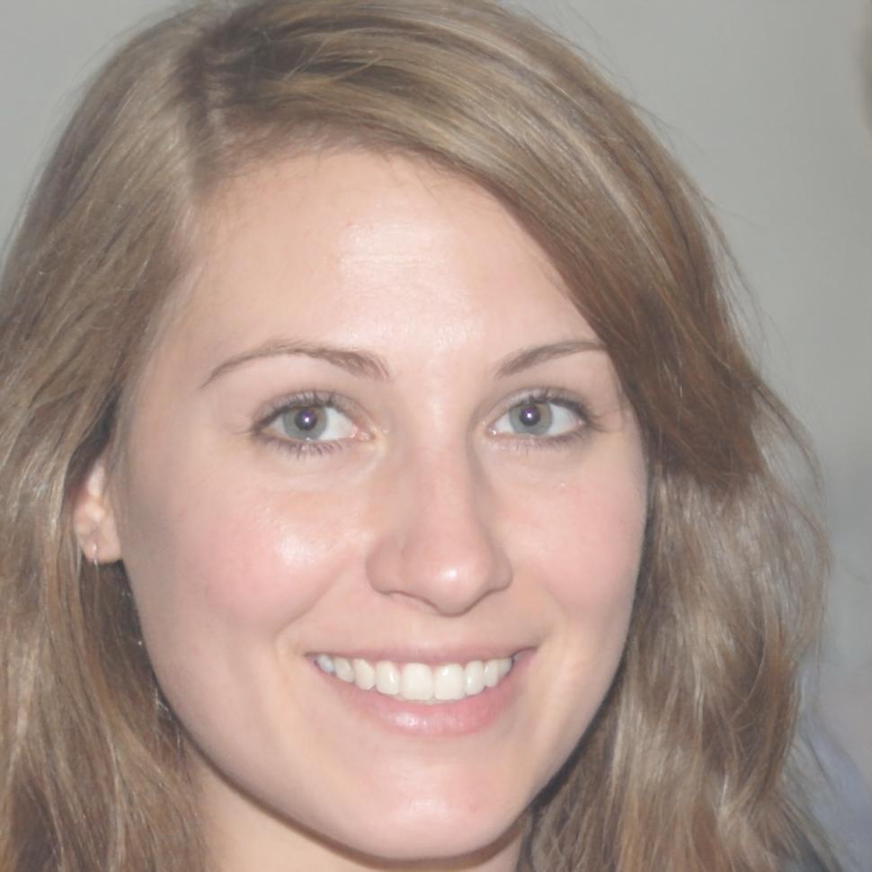 Portrait of Maya Vesterberg, senior software engineer and webinar instructor